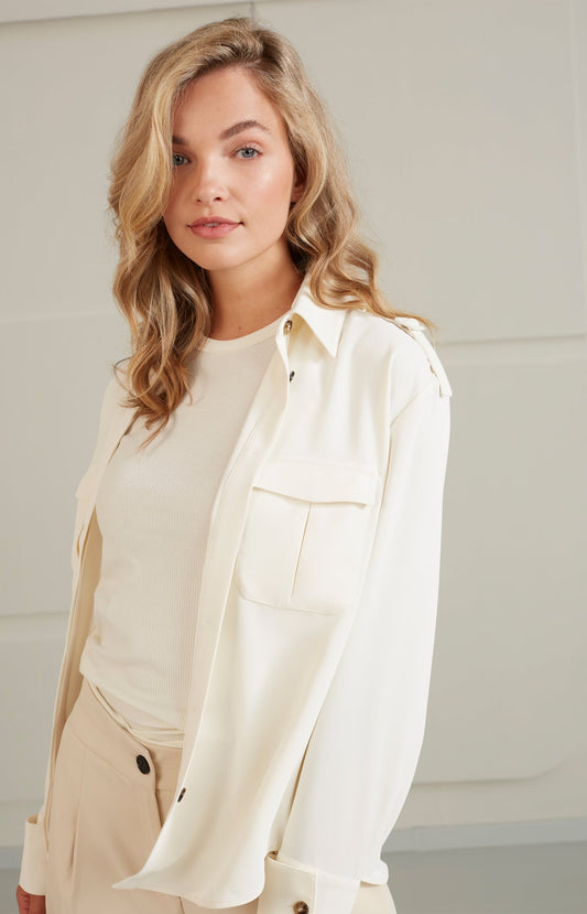 Cargo blouse with collar, long sleeves, buttons and pockets - Ivory White - Type: lookbook