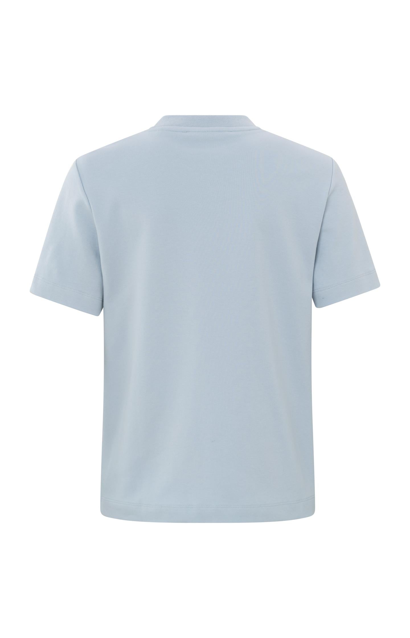 Basic light blue T-shirt with short sleeves and a round neck