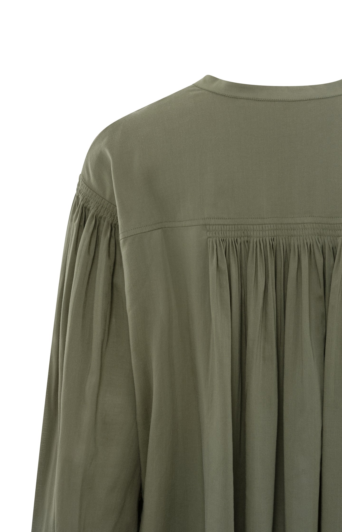 Blouse with V-neck, long wide sleeves and pleated details