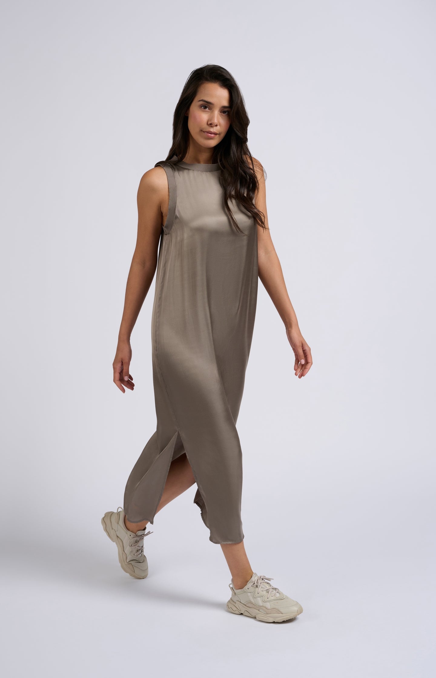 Satin sleeveless dress with ribbed detail - Type: lookbook