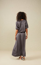 Load image into Gallery viewer, Blouson top with V-neck and short puff sleeves in loose fit - Magnet Grey
