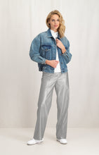 Load image into Gallery viewer, Bomber denim jacket with long sleeves, buttons and pockets - Type: lookbook
