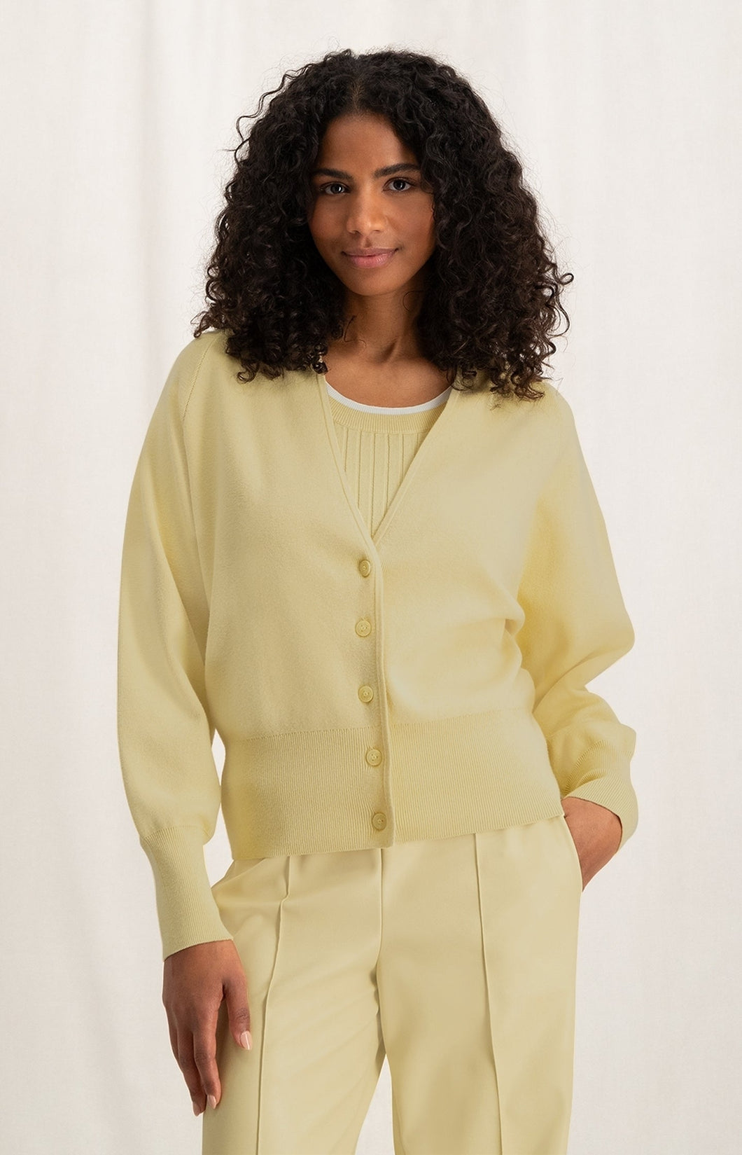 Cardigan with V-neck, long puff sleeves and buttons - Parsnip Yellow - Type: closeup