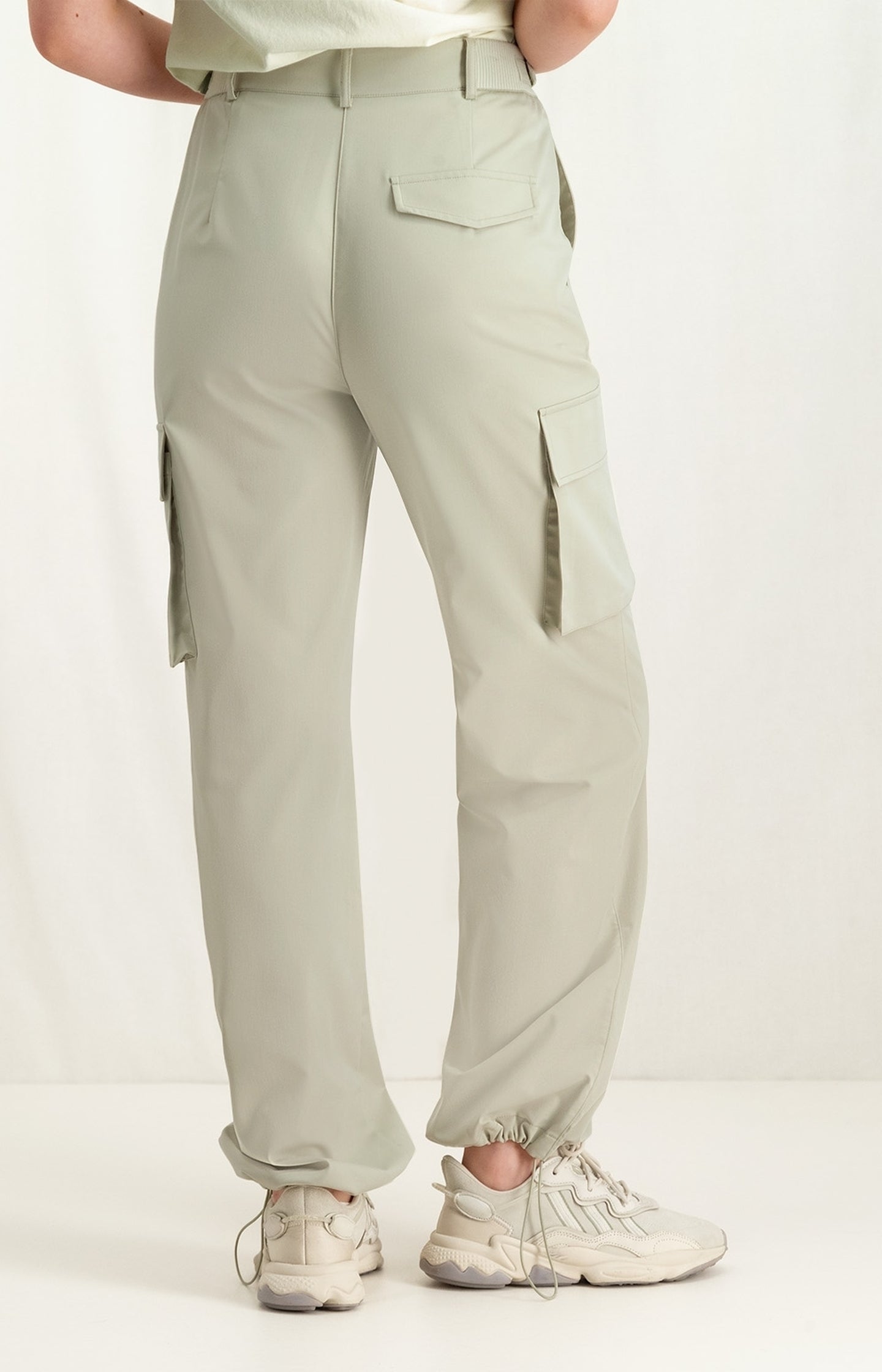Cargo trousers with wide legs, pockets and waist details