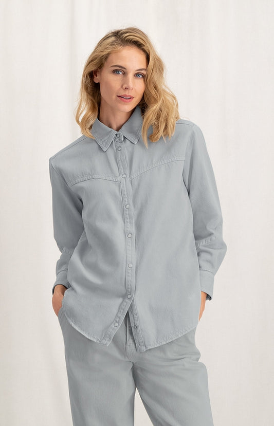 Cotton blouse with collar, long sleeves and buttons