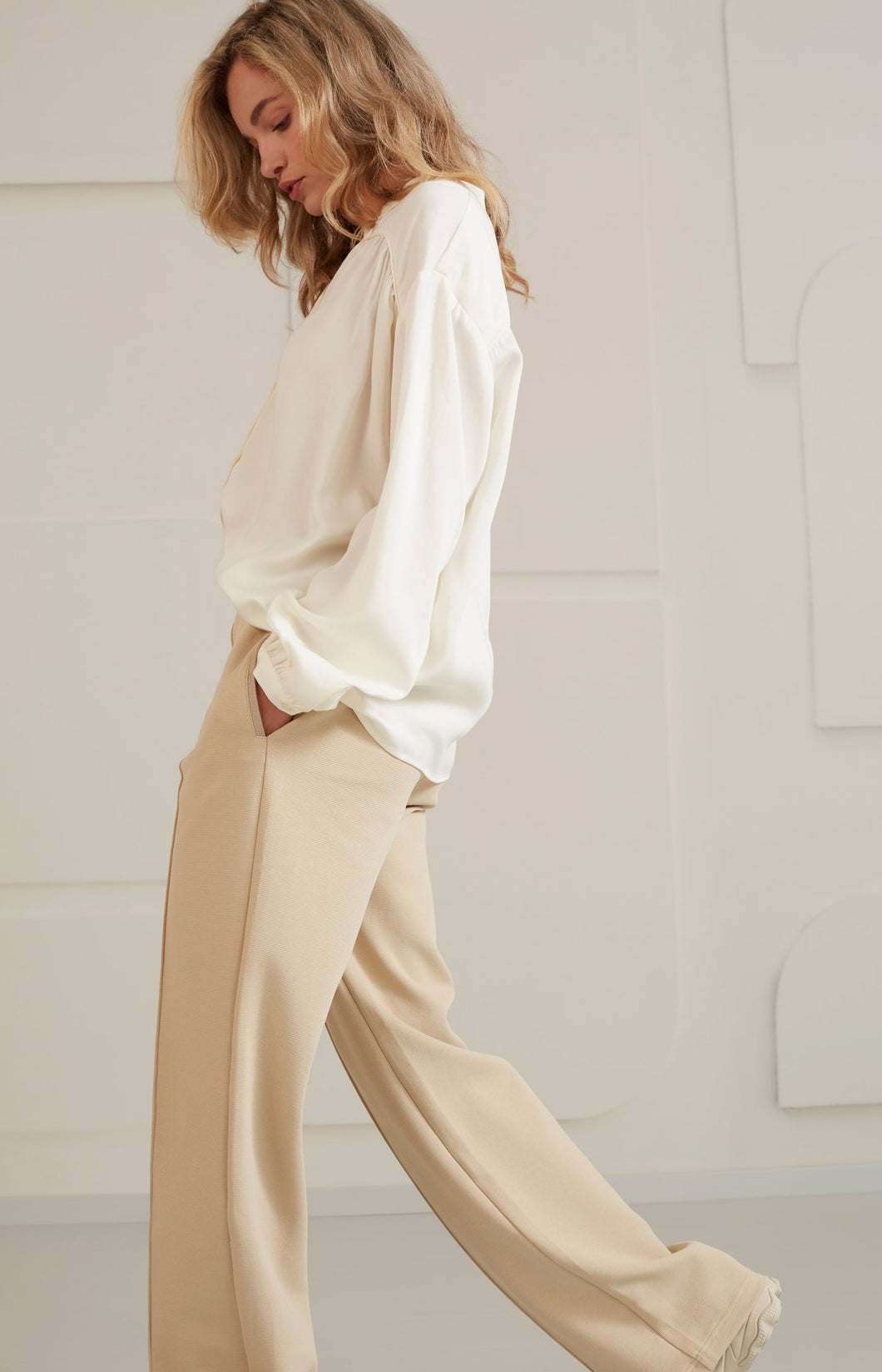 Jersey wide leg trousers with elastic waist and seam details