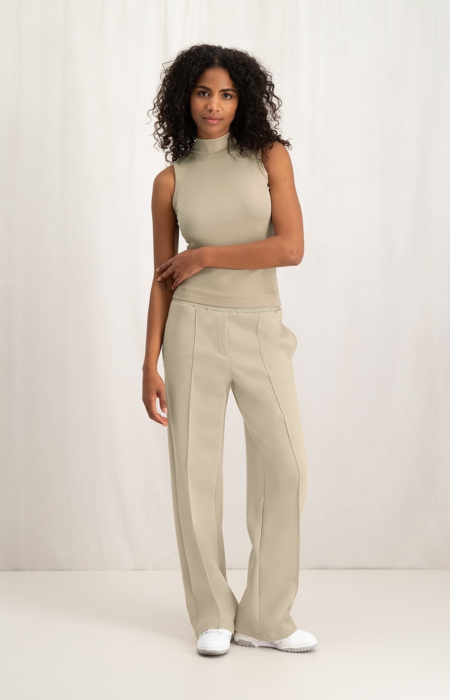 Jersey wide leg trousers with elastic waist and seam details