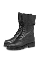 Load image into Gallery viewer, Leather lace Boots Black
